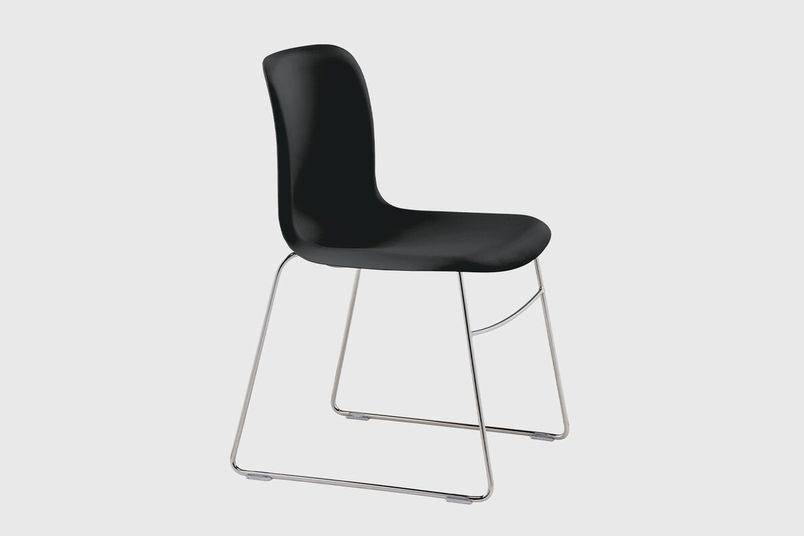 ergonomic side chair