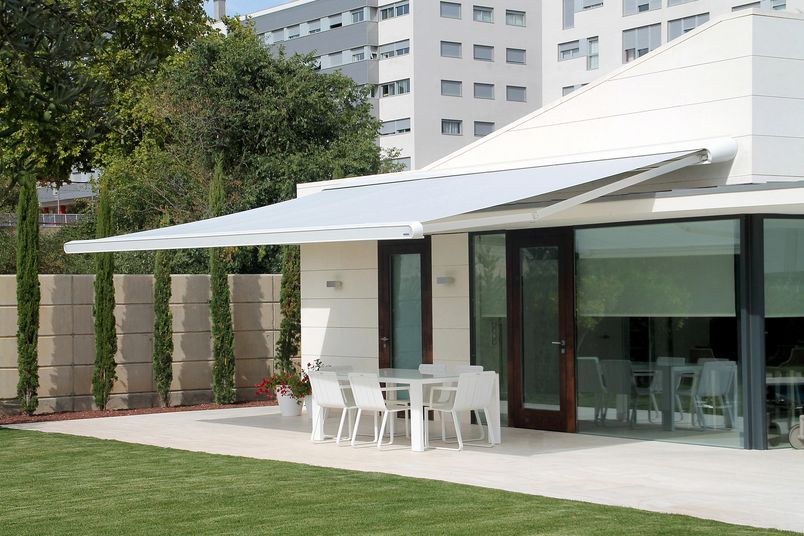 A folding arm awning from Shadewell.