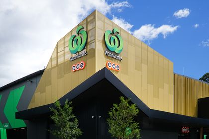 Shopping centre facade for new Woolworths store