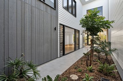 Vertical timber cladding – Weathergroove Fusion Smooth