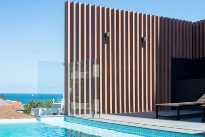 DECO cladding and battens add elegance to luxury apartments